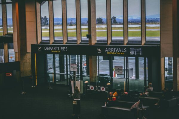 Hotels Near US Airports That Are Cheaper Than Downtown (And Still Worth It)